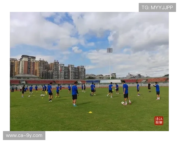 围绕盘江一中足球场位置深入探索周边地理文化与校园发展全景指南